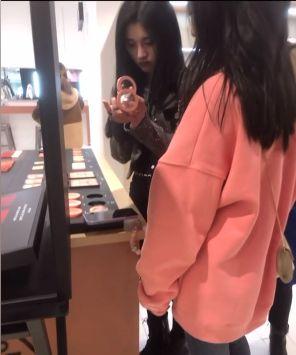 偷拍吃瓜怎么回复,如何巧妙回应网络热议