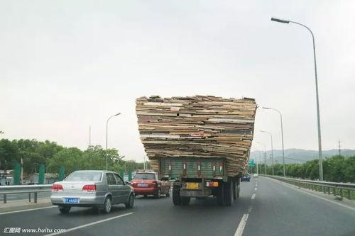 高速睡觉被劝走淡定吃瓜,这瓜保熟吗？