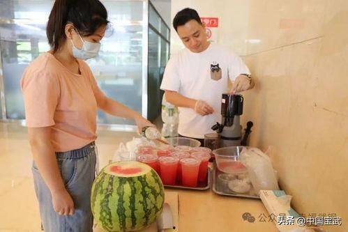 团队吃瓜,揭秘职场中的欢乐时光与团队凝聚力