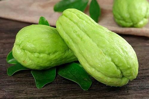 吃生瓜身上痒,揭秘生食瓜果的潜在风险