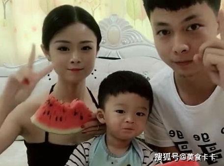 吃瓜夫妻和孩子,温馨家庭乐翻天