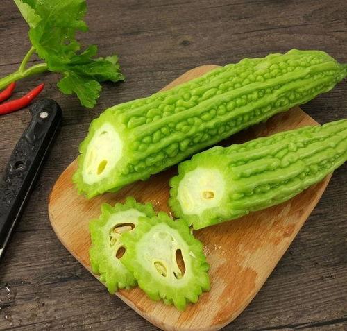 梦见偷瓜吃瓜意味着什么,偷瓜吃瓜的寓意与象征